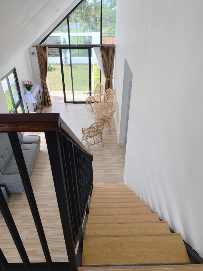 Casa De Gaudi Lembang Villa Eksteriør billede